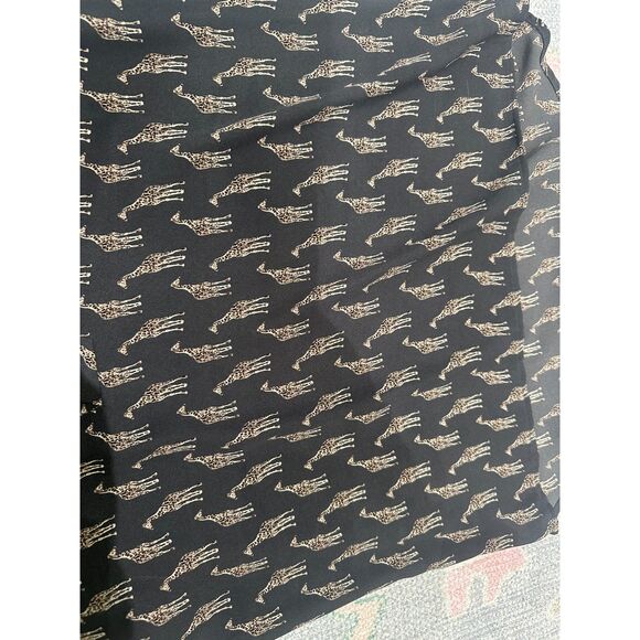 H&M Conscious Giraffe Print Top - EUC Size 8 - Picture 3 of 3